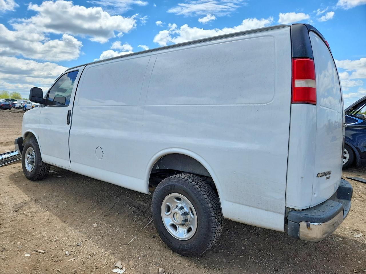 2013 Chevrolet Express G3500 - zdjęcie 2