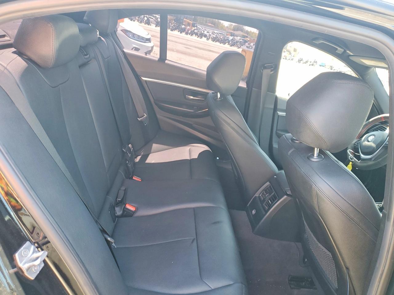2017 BMW 330 I - zdjęcie 10