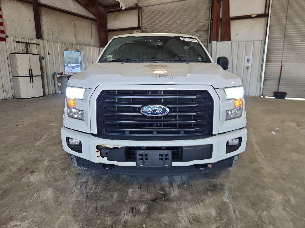 2017 Ford F150 Supercrew - zdjęcie 5