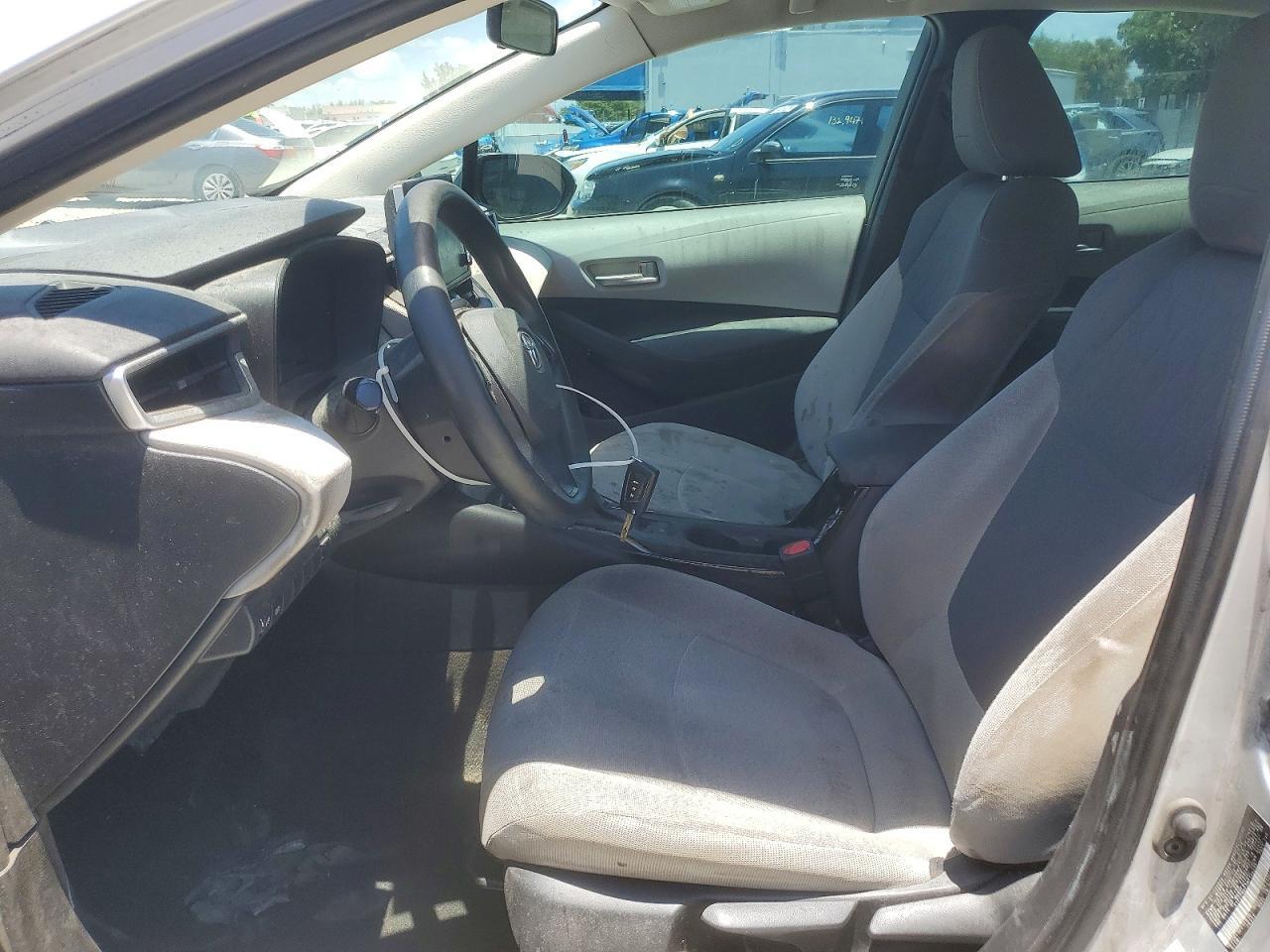 2021 Toyota Corolla Le - zdjęcie 7