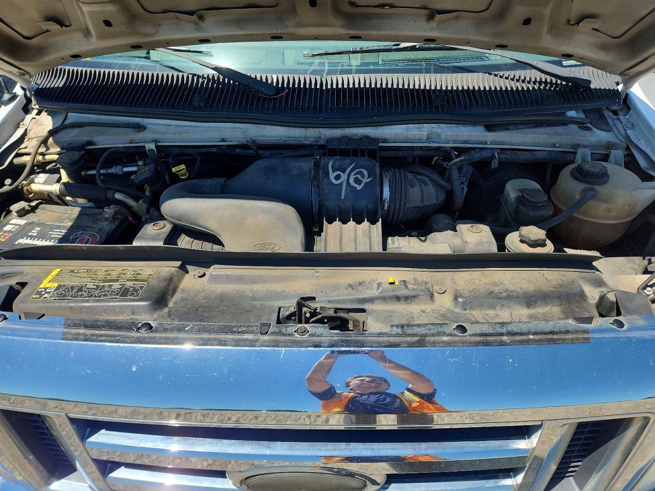 2014 Ford Econoline E350 Super Duty Wagon - zdjęcie 12