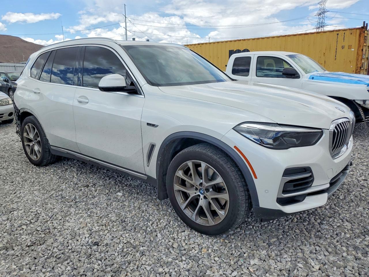 2022 BMW X5 xDrive45E - zdjęcie 4