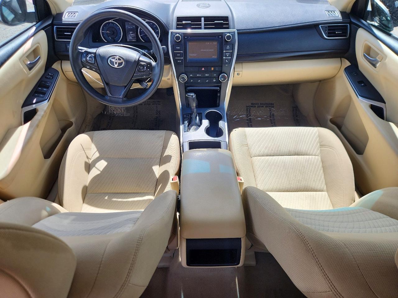 2017 Toyota Camry Le - zdjęcie 8