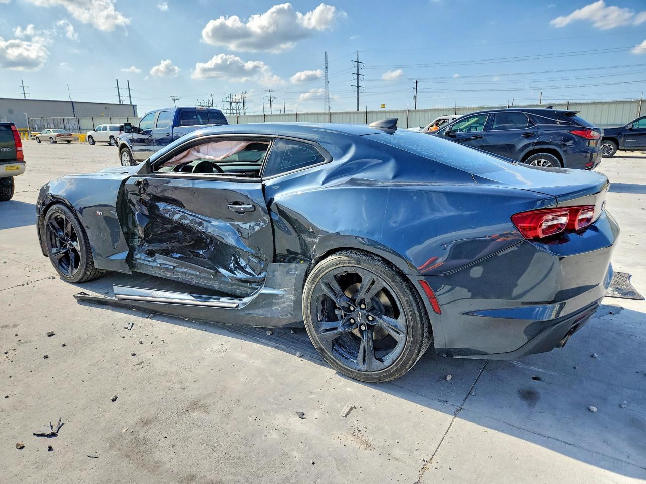 2021 Chevrolet Camaro Ls - zdjęcie 2