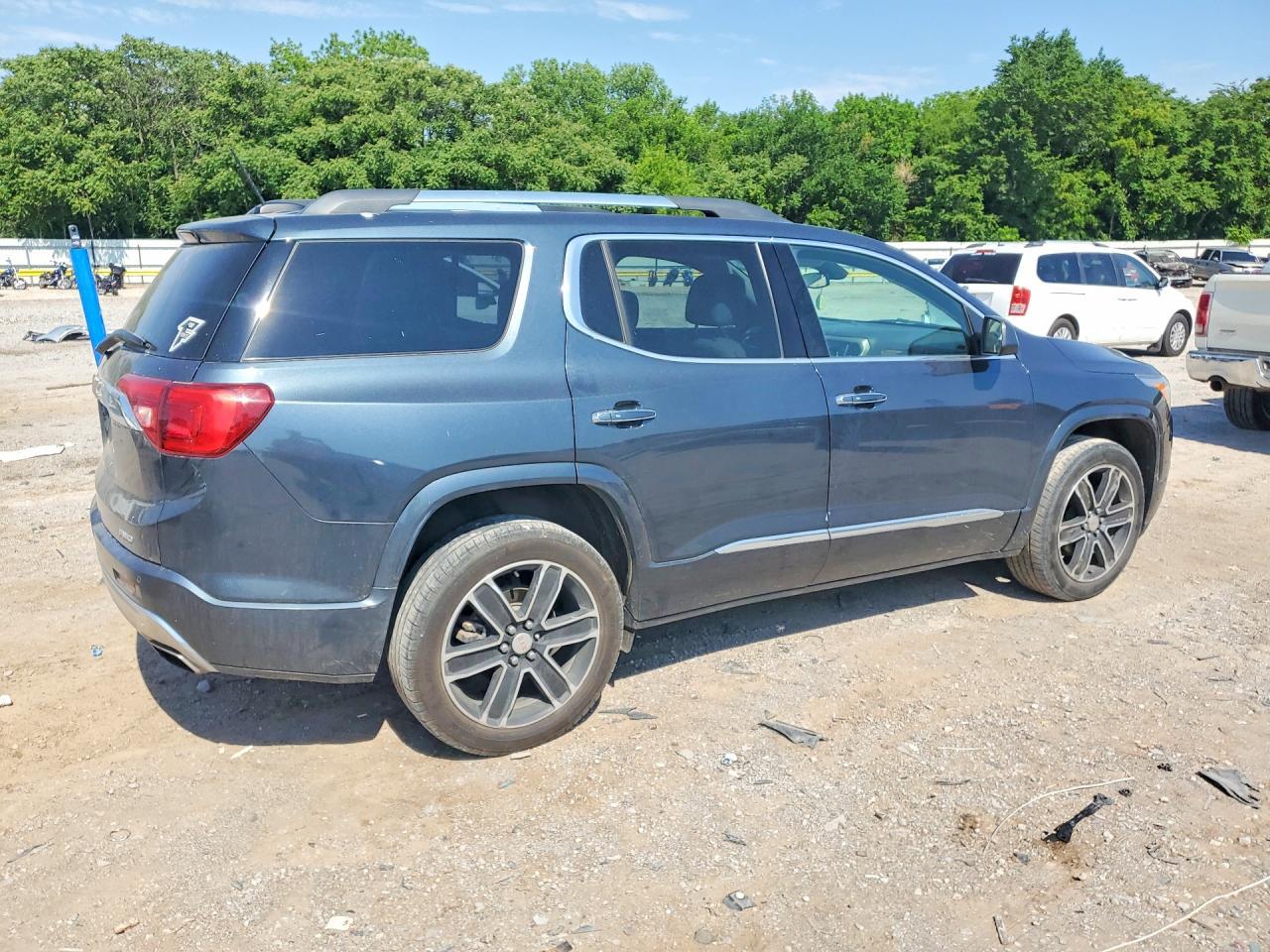 2019 GMC Acadia Denali - zdjęcie 3