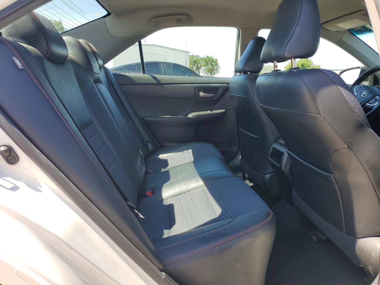 2015 Toyota Camry Se - zdjęcie 10