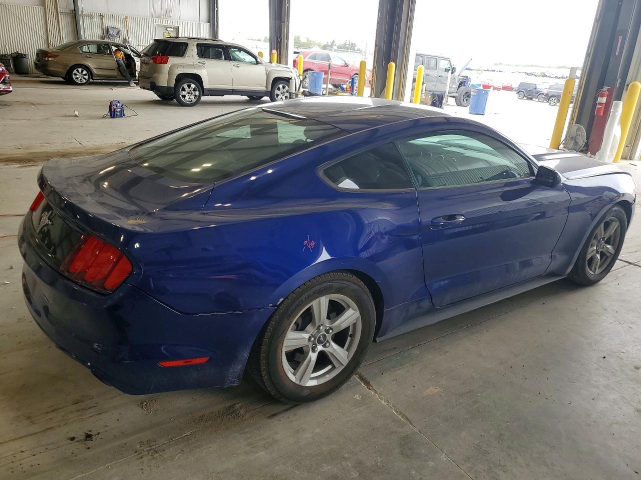 2015 Ford Mustang - zdjęcie 3