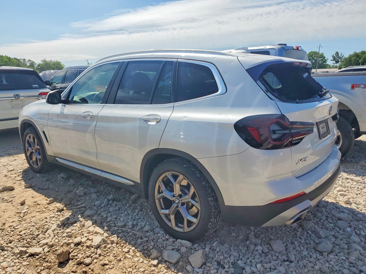 2022 BMW X3 xDrive30I - zdjęcie 2