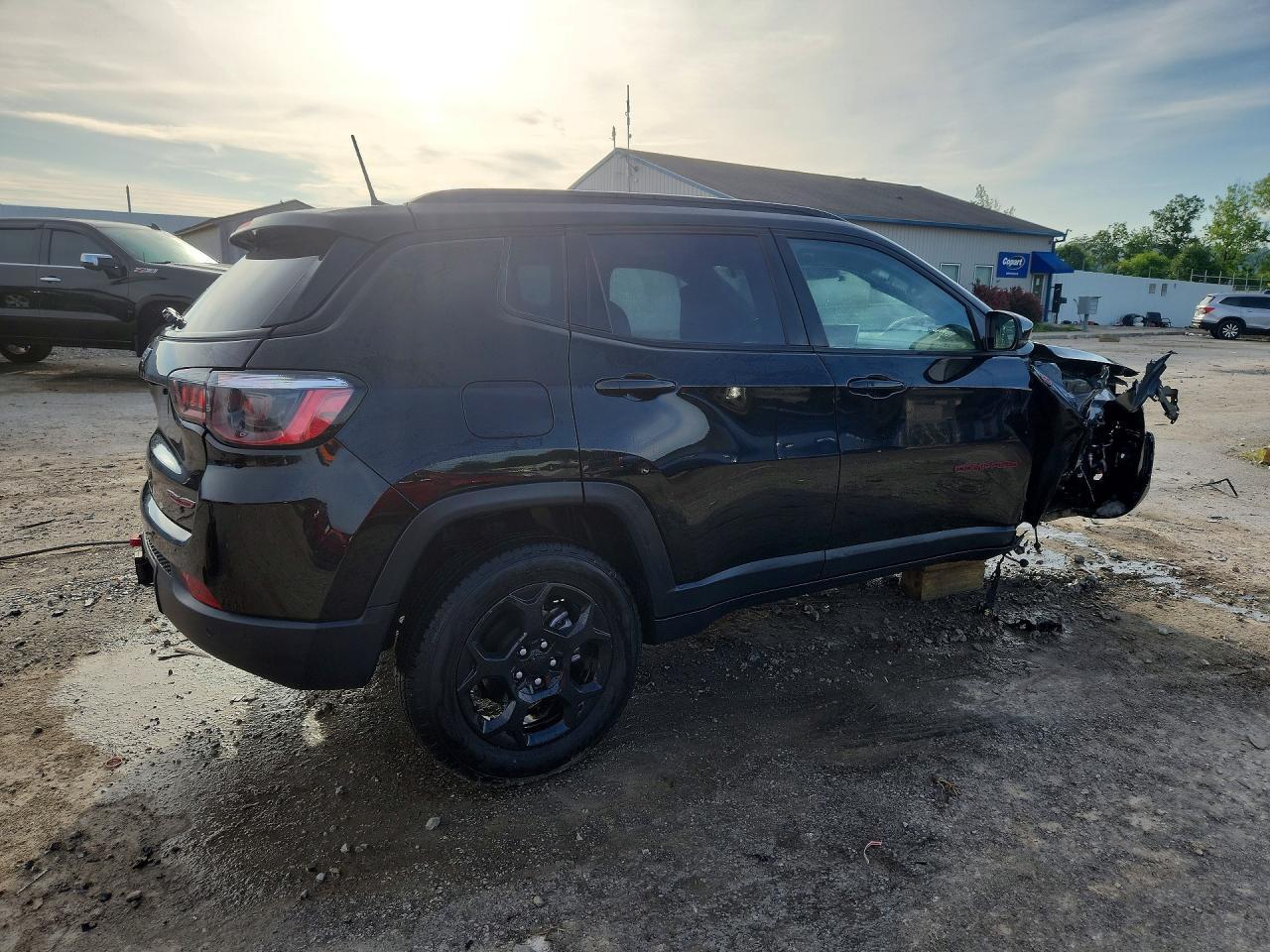 2024 Jeep Compass Trailhawk - zdjęcie 3