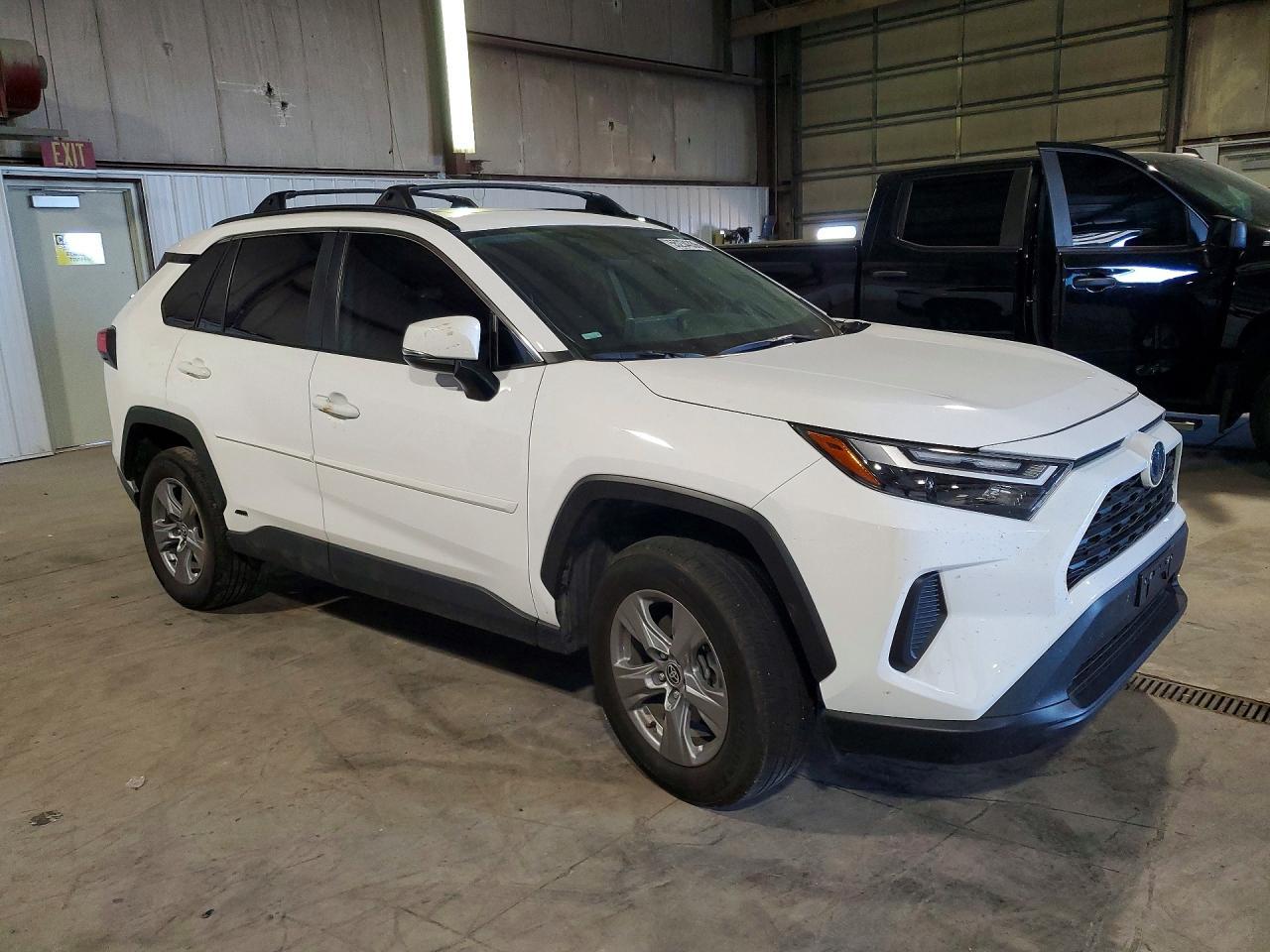 2024 Toyota Rav4 Hybrid Xle - zdjęcie 4