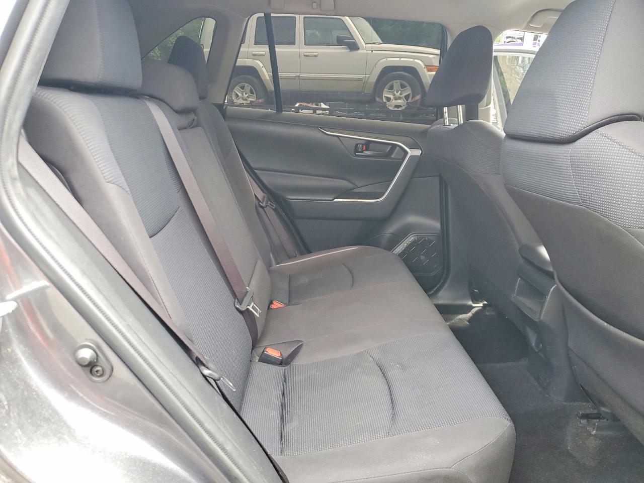2019 Toyota Rav4 Le - zdjęcie 11