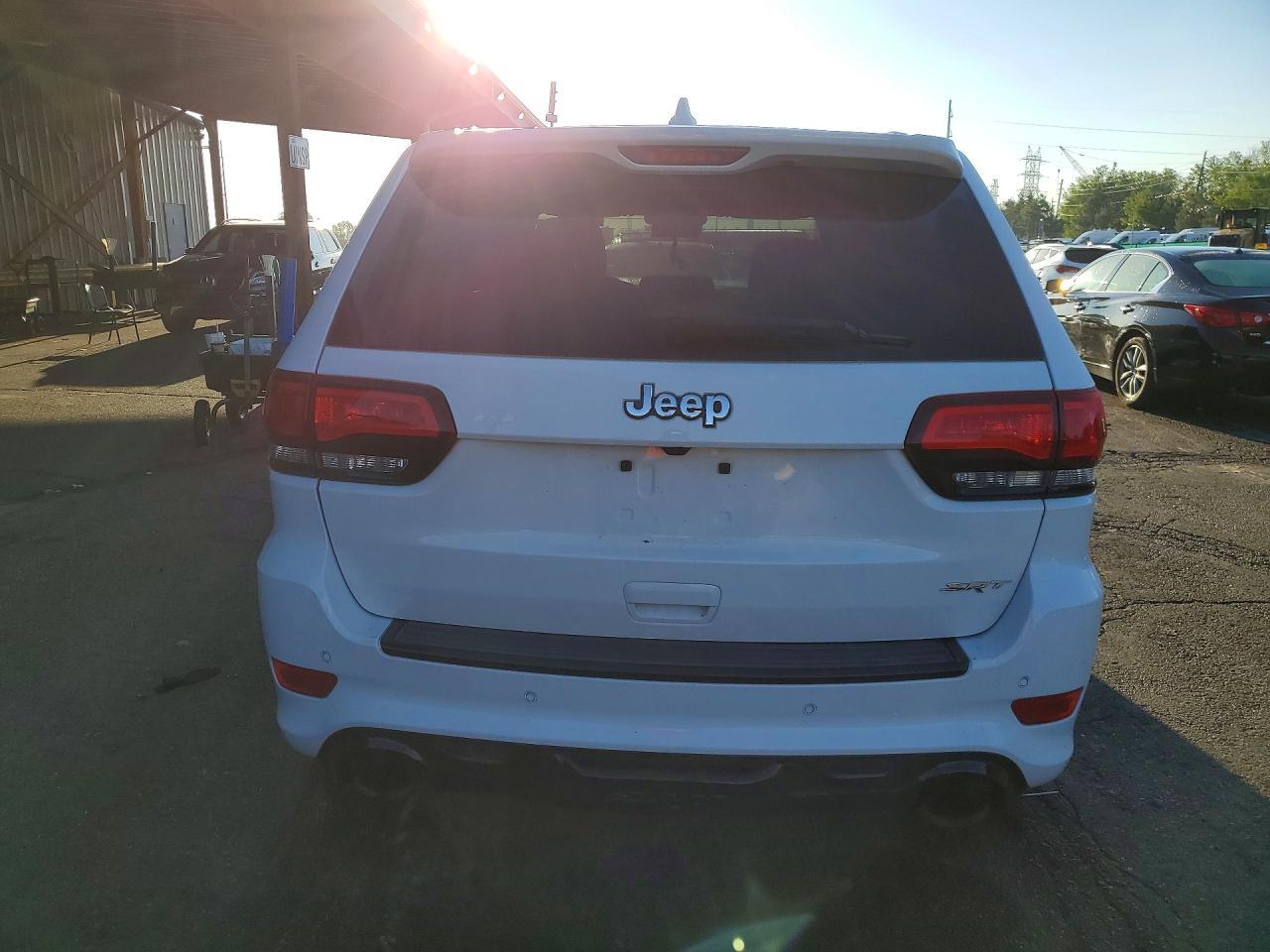 2015 Jeep Grand Cherokee Srt-8 - zdjęcie 6