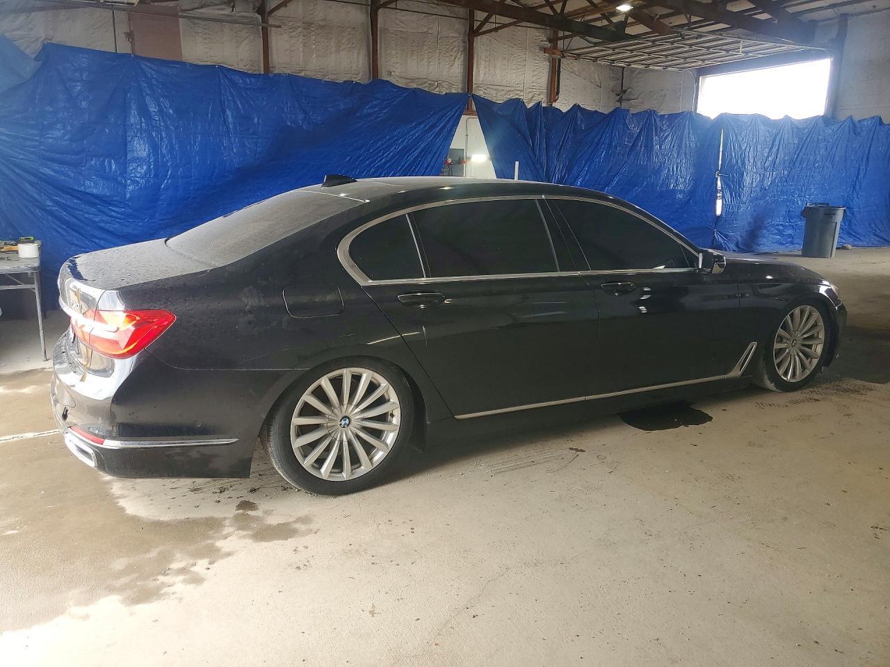 2016 BMW 750 I - zdjęcie 3