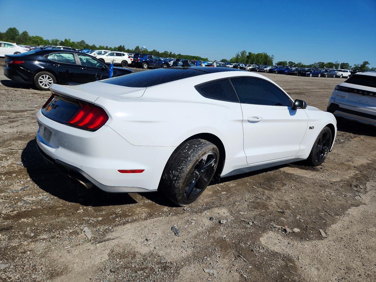 2023 Ford Mustang Gt - zdjęcie 3