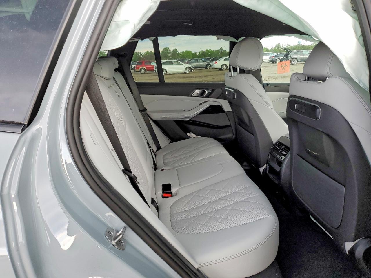 2025 BMW X5 xDrive40I - zdjęcie 11