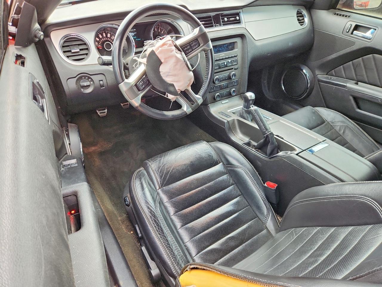 2014 Ford Mustang - zdjęcie 8