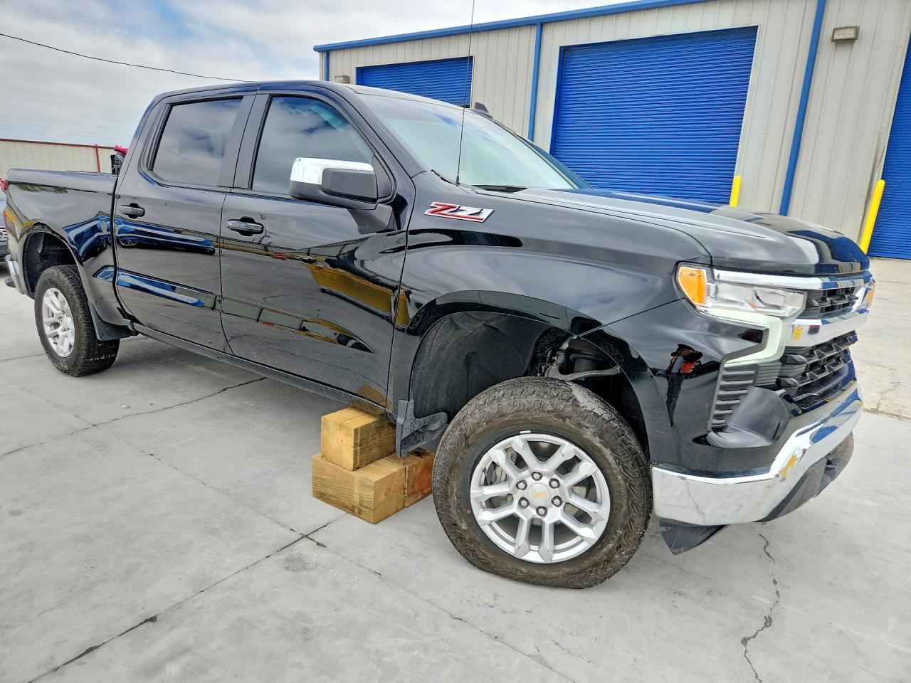 2025 Chevrolet Silverado K1500 Lt - zdjęcie 4