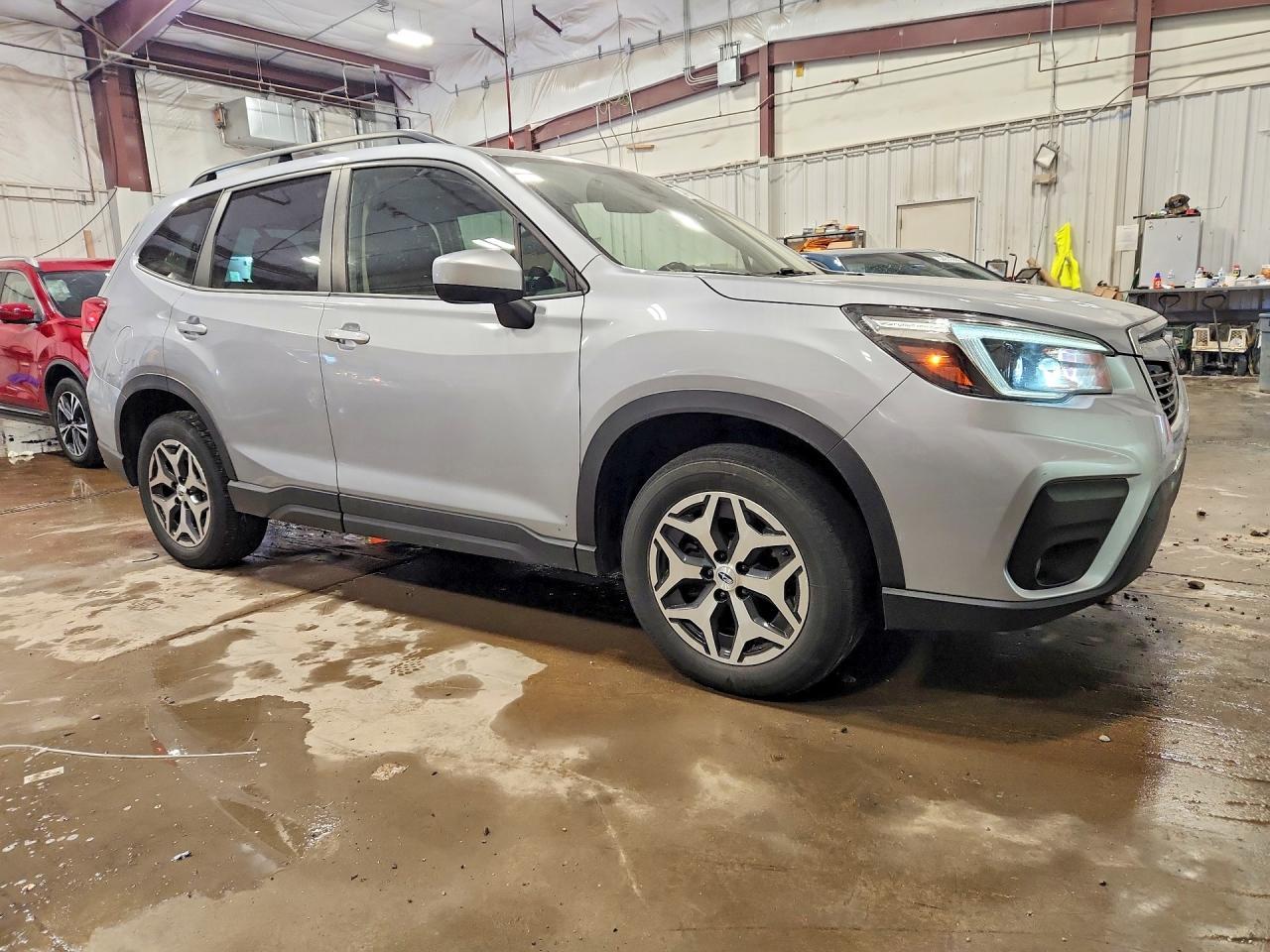 2021 Subaru Forester Premium - zdjęcie 4