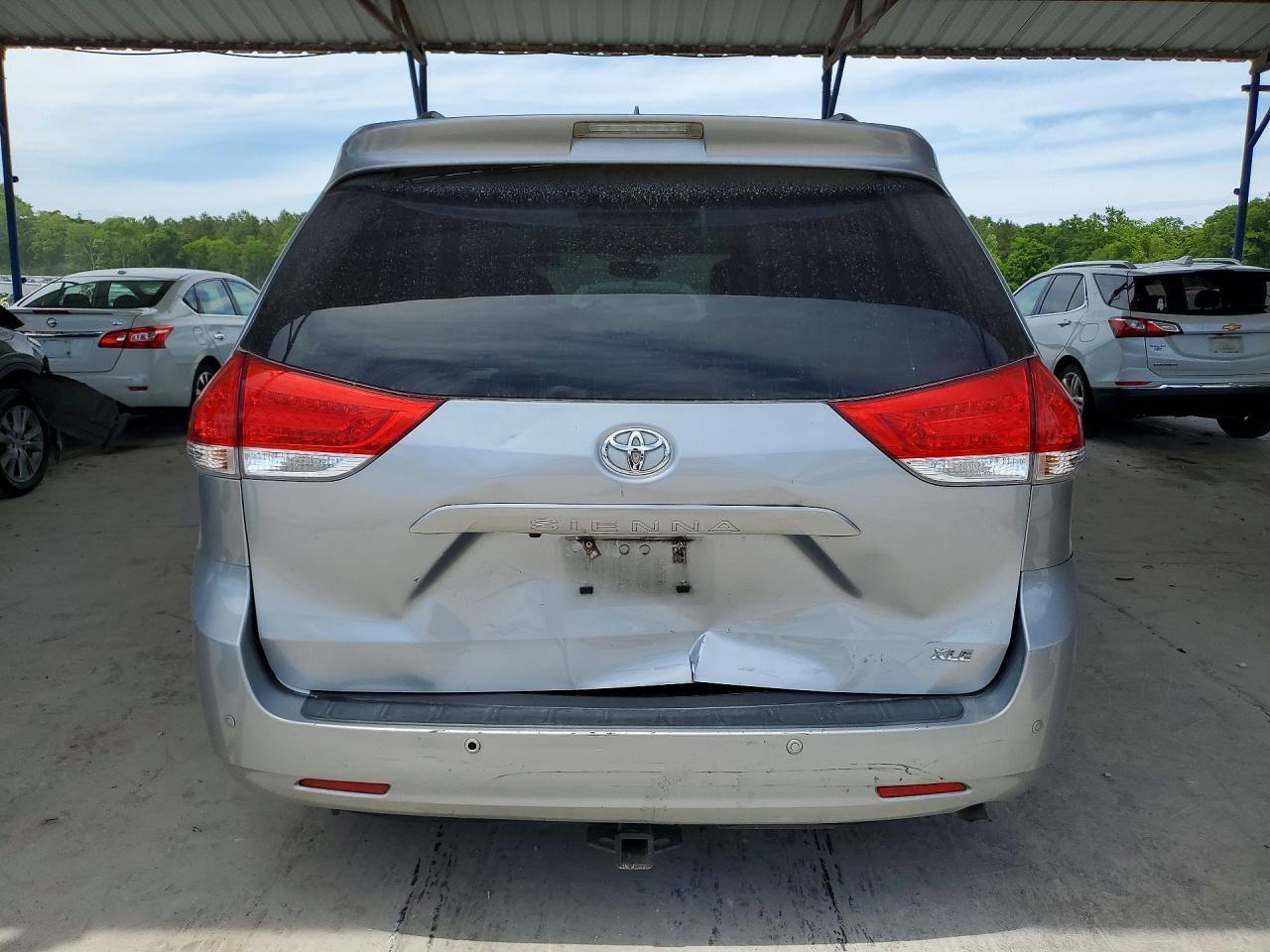 2014 Toyota Sienna Xle 8-Passenger - zdjęcie 6