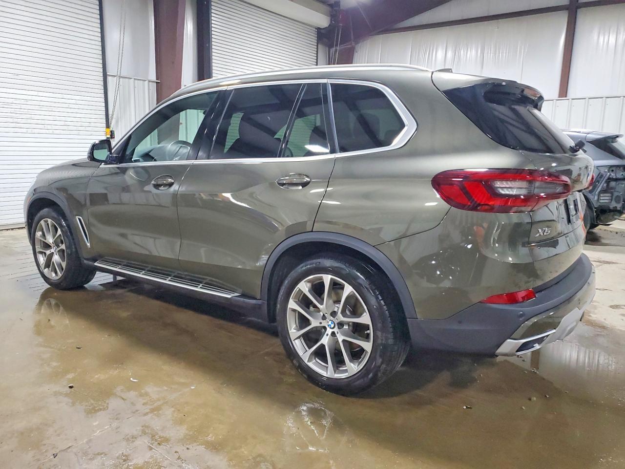 2022 BMW X5 xDrive40I - zdjęcie 2