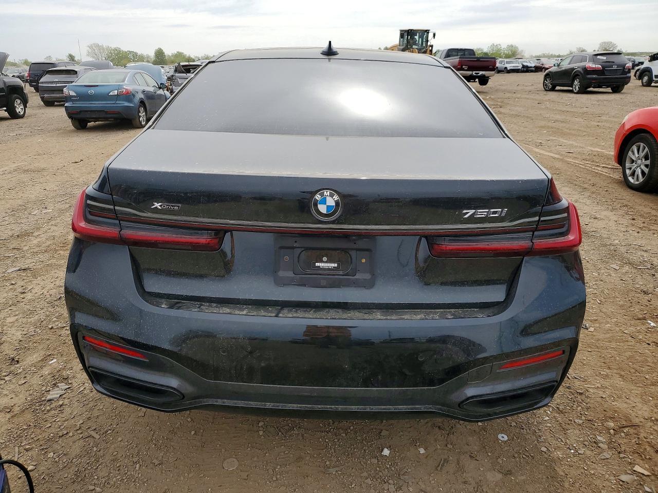 2022 BMW 750 Xi - zdjęcie 6