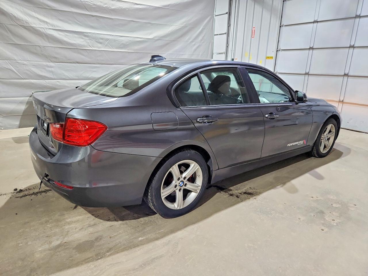 2014 BMW 320 I xDrive - zdjęcie 3