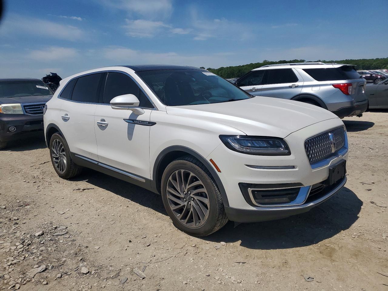 2019 Lincoln Nautilus Reserve - zdjęcie 4