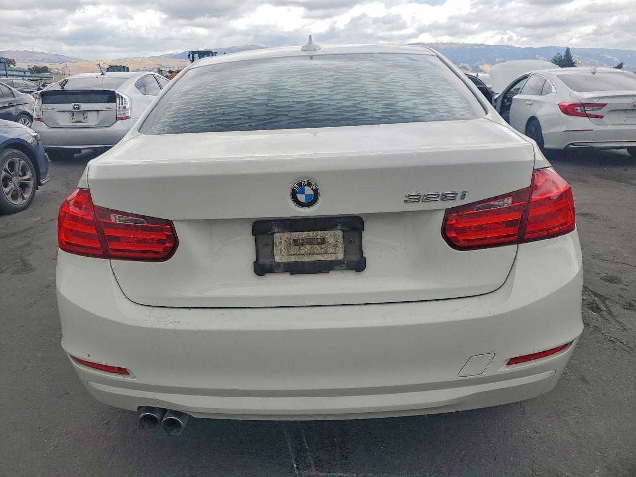 2015 BMW 328 I - zdjęcie 6