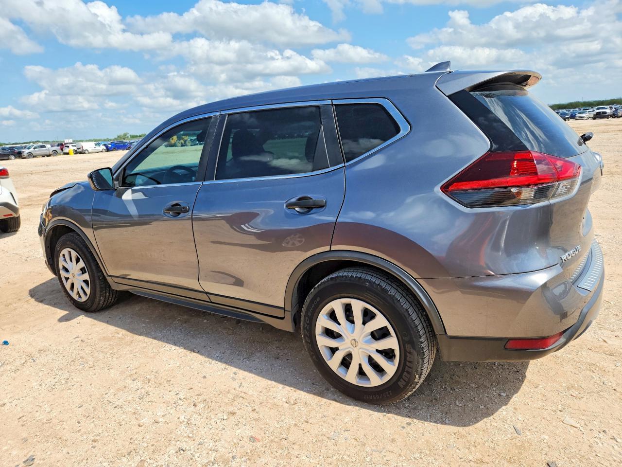 2020 Nissan Rogue S - zdjęcie 2
