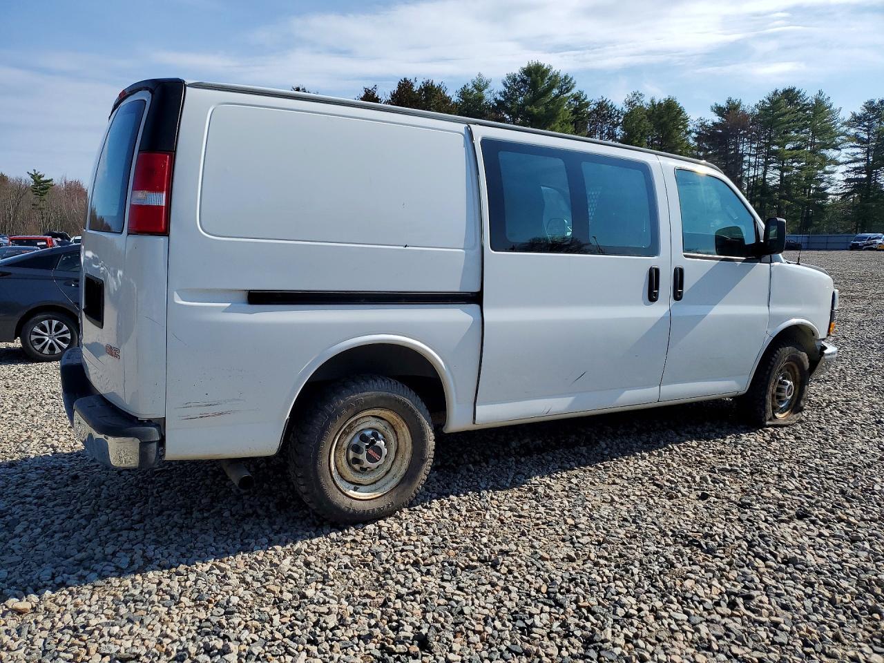 2018 GMC Savana G2500 - zdjęcie 3