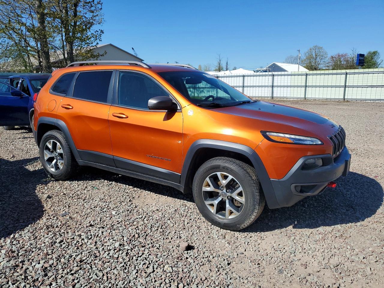 2016 Jeep Cherokee Trailhawk - zdjęcie 4