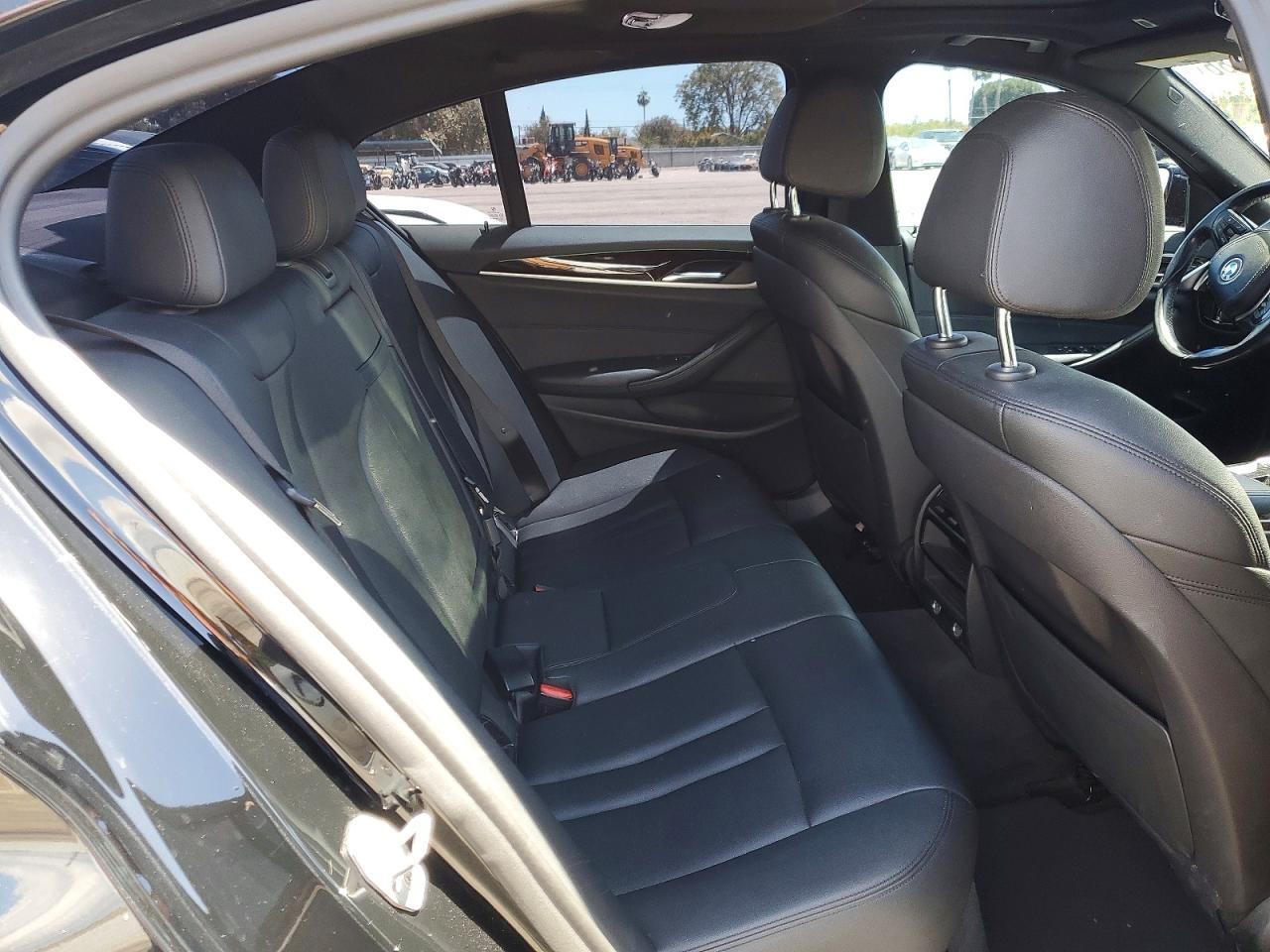 2019 BMW 530E - zdjęcie 10