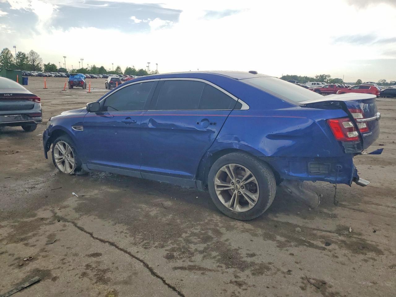 2015 Ford Taurus - zdjęcie 3