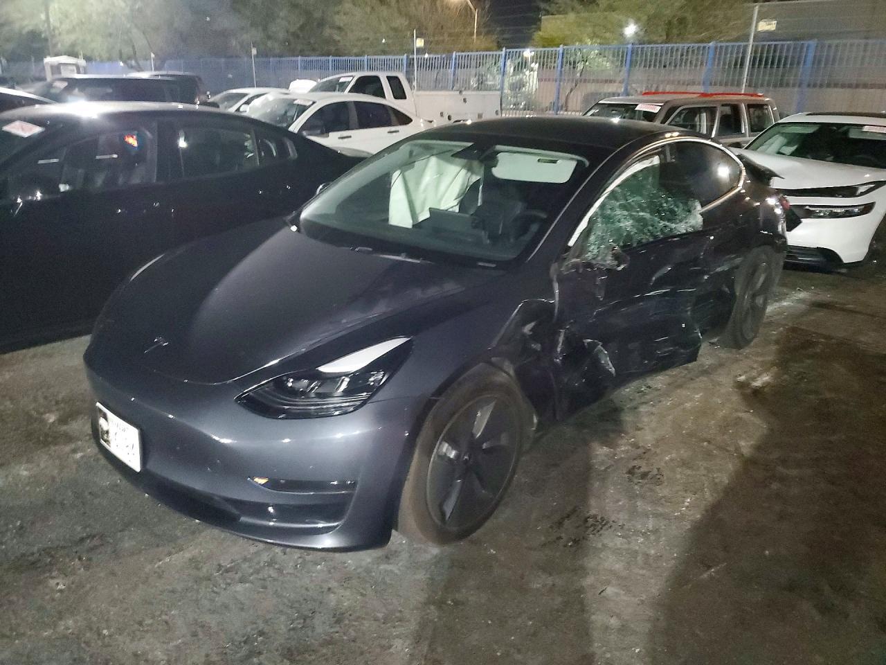 2023 Tesla Model 3 - zdjęcie główne