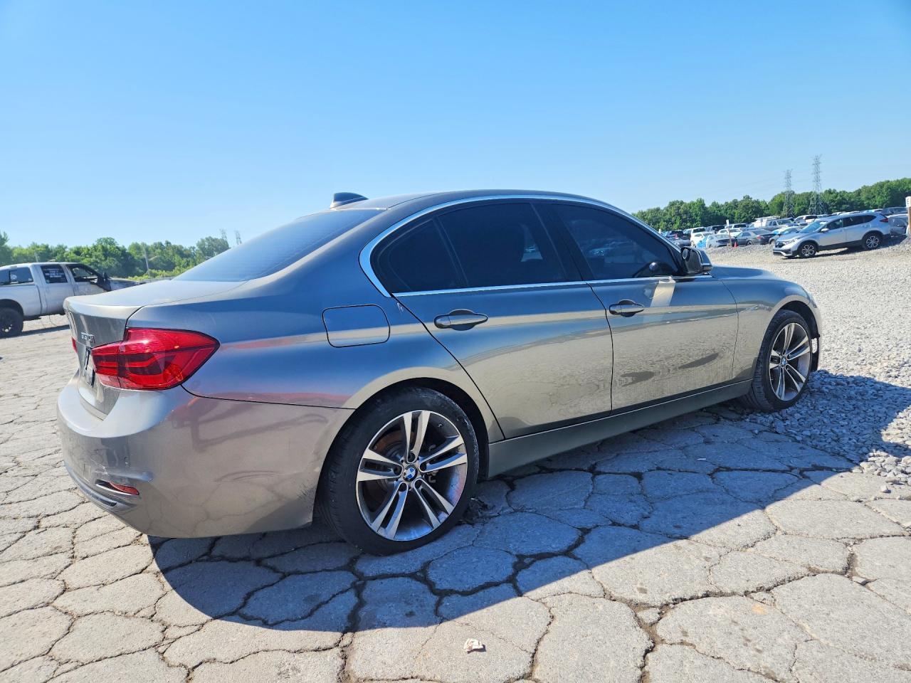 2018 BMW 330 I - zdjęcie 3