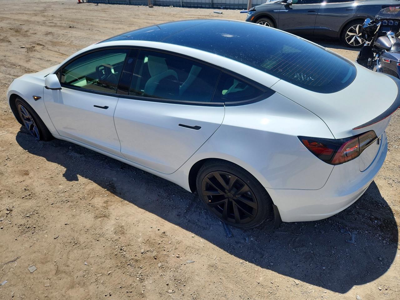 2023 Tesla Model 3 - zdjęcie 2