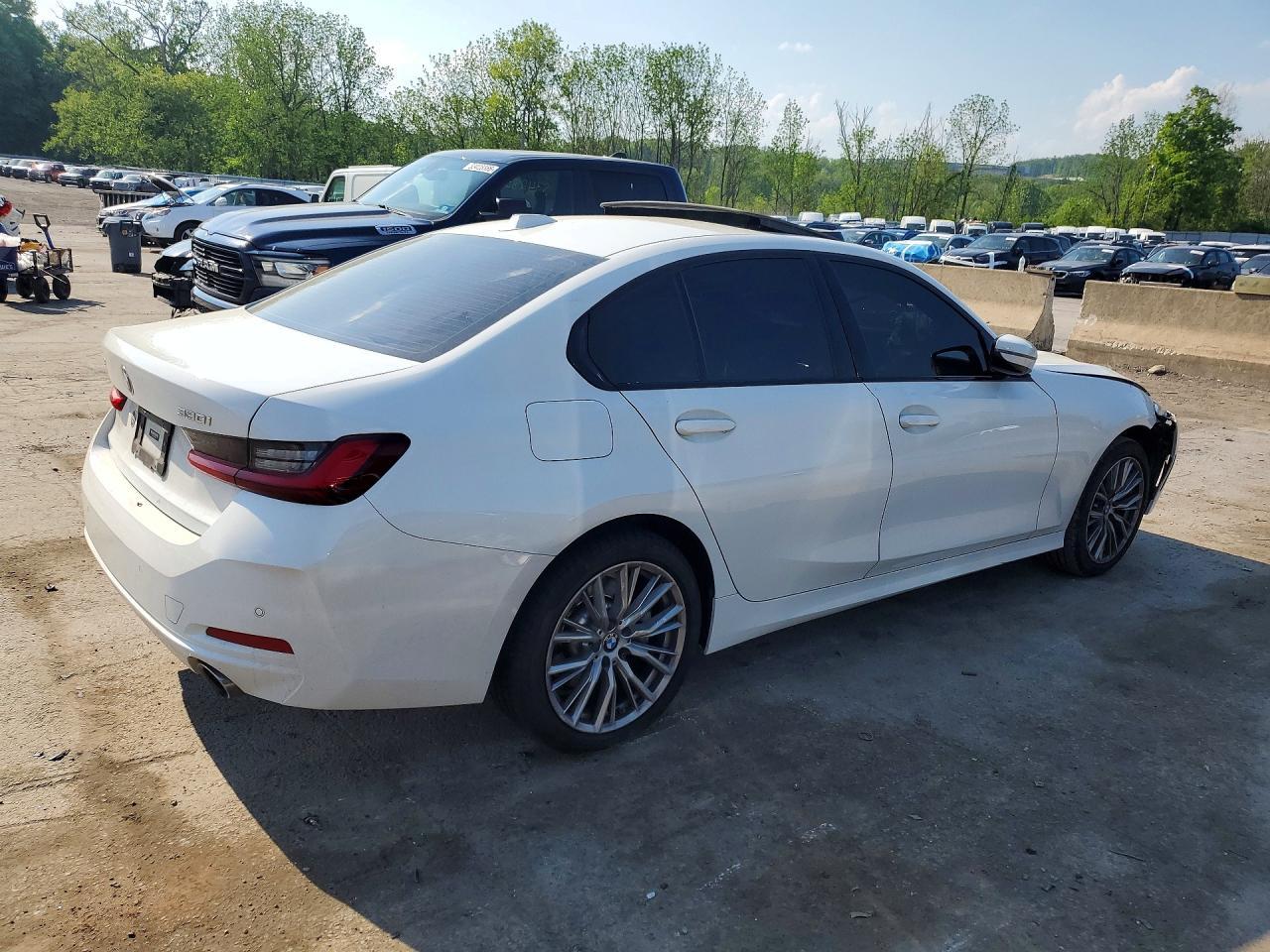 2023 BMW 330Xi - zdjęcie 3