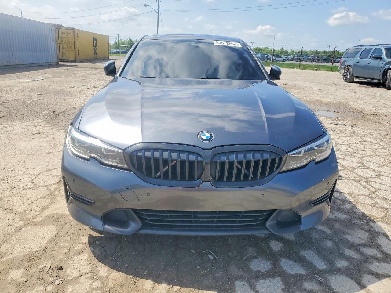 2021 BMW Seria 3 330i - zdjęcie 5
