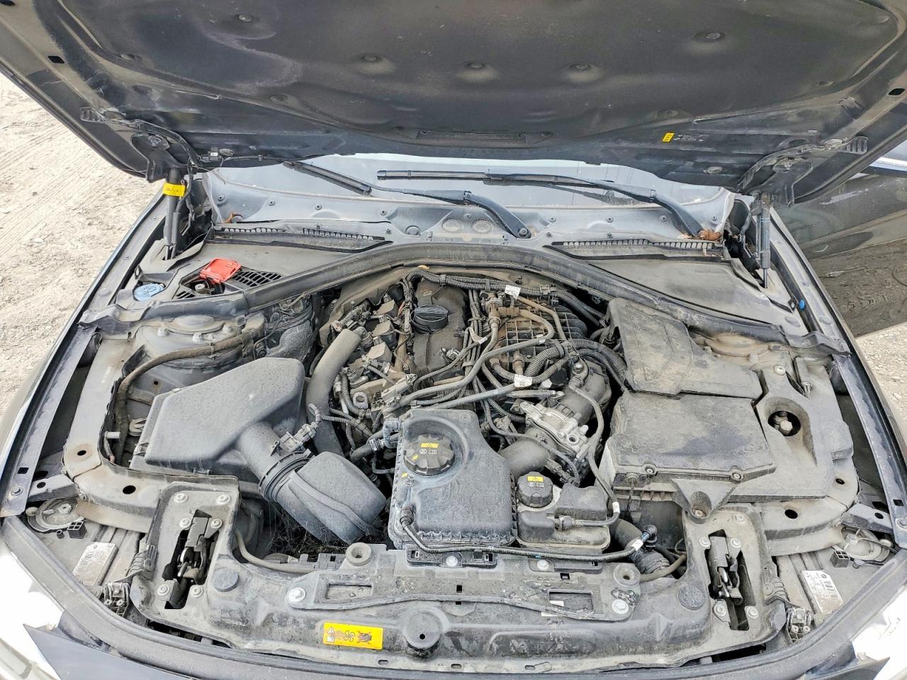 2017 BMW 330E - zdjęcie 11
