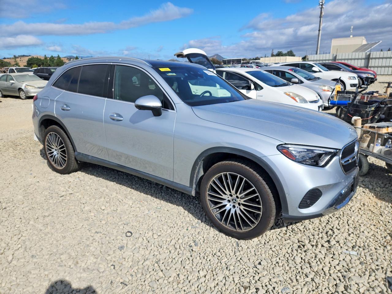 2023 Mercedes-Benz Glc 300 - zdjęcie 4