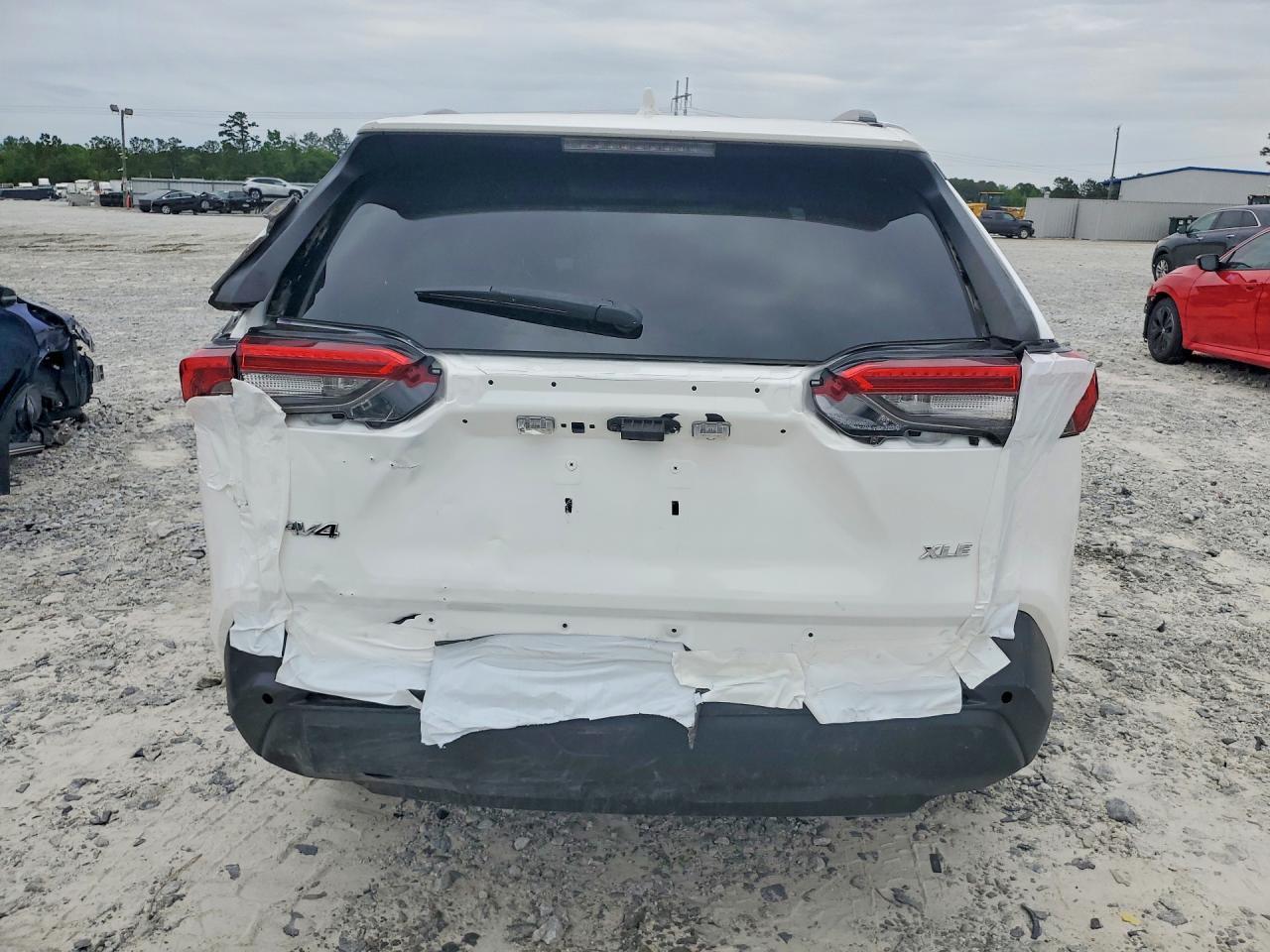 2020 Toyota Rav4 Xle - zdjęcie 6