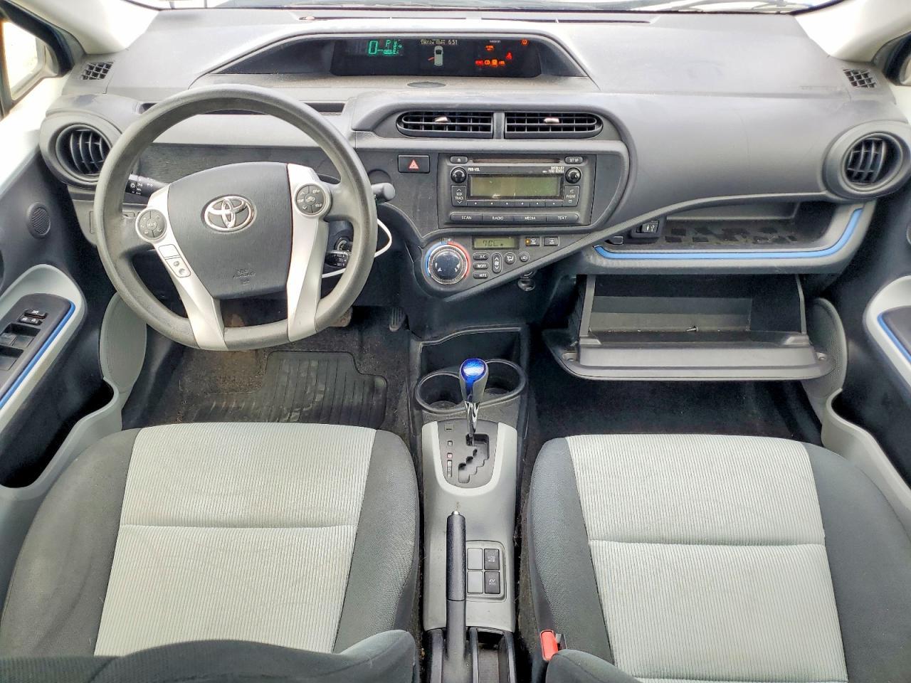 2013 Toyota Prius C Two - zdjęcie 8