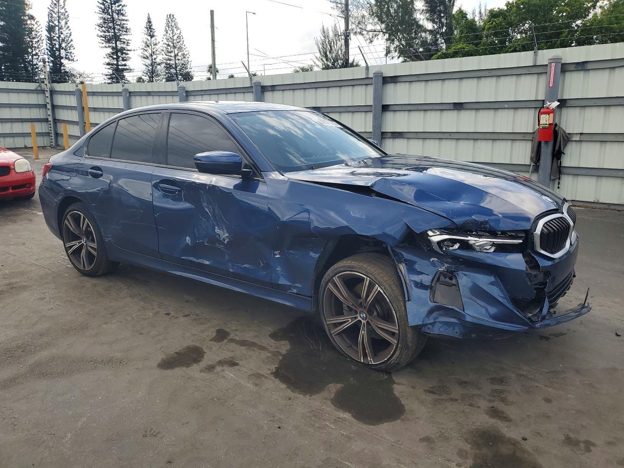 2023 BMW 330I - zdjęcie 4