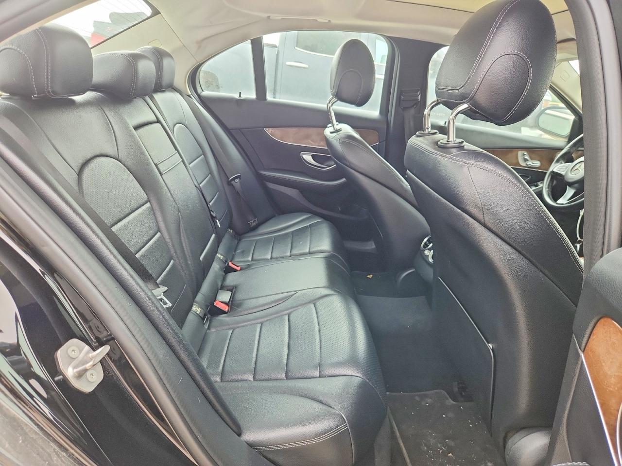 2017 Mercedes-Benz C 300 - zdjęcie 11