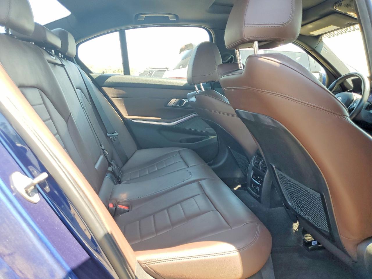 2019 BMW Seria 3 330i - zdjęcie 10