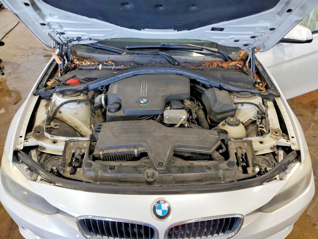 2015 BMW 320 I - zdjęcie 11