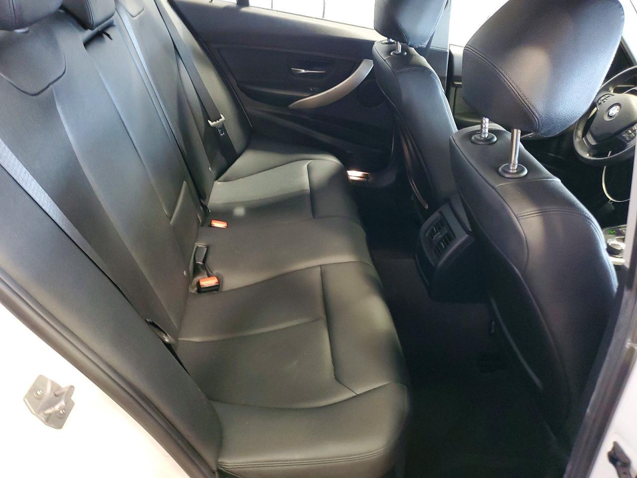 2015 BMW 320 I - zdjęcie 10