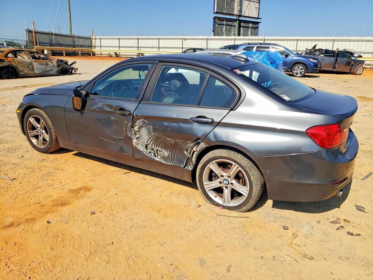 2015 BMW 320 I xDrive - zdjęcie 2