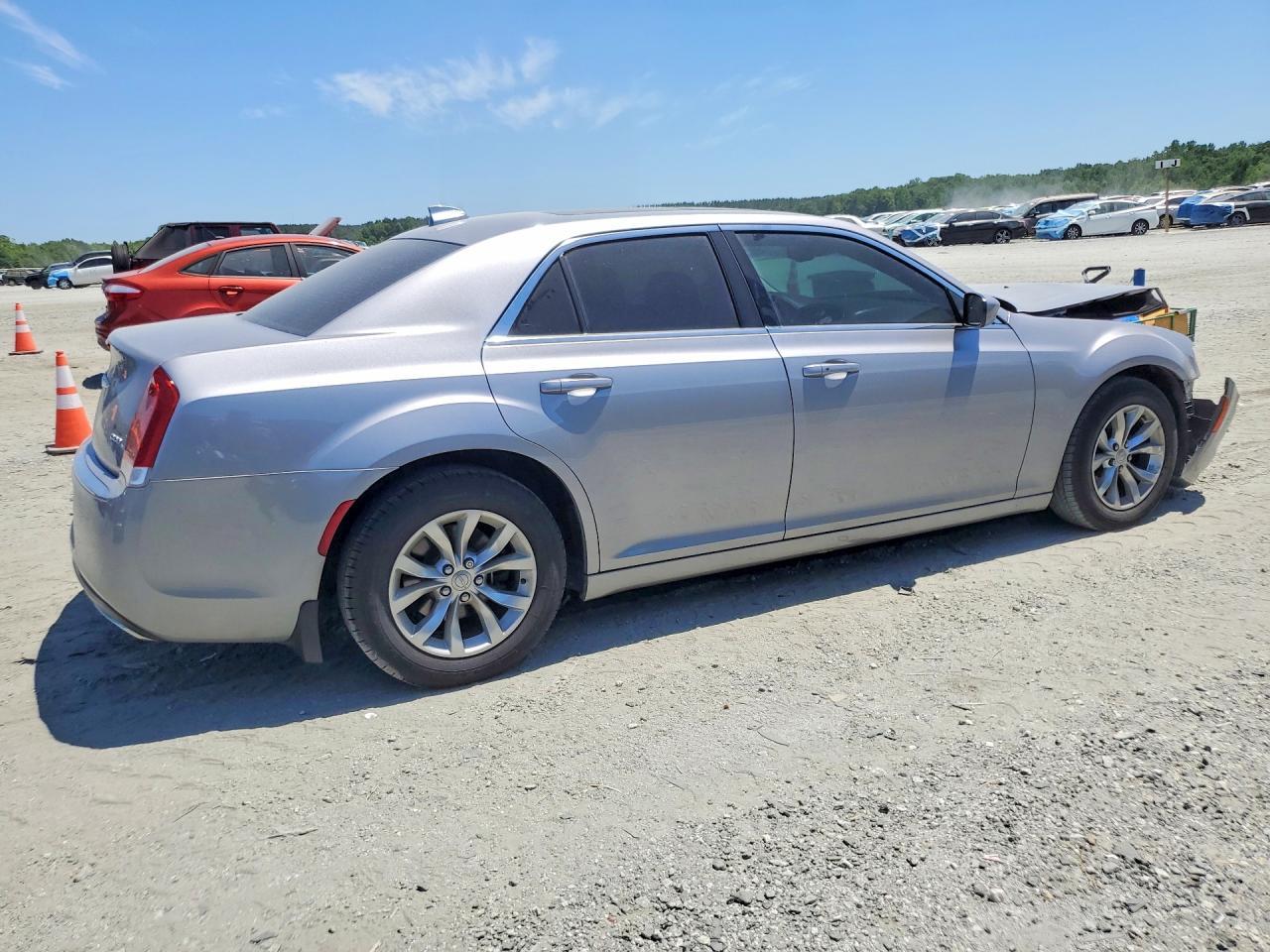 2016 Chrysler 300 Limited - zdjęcie 3