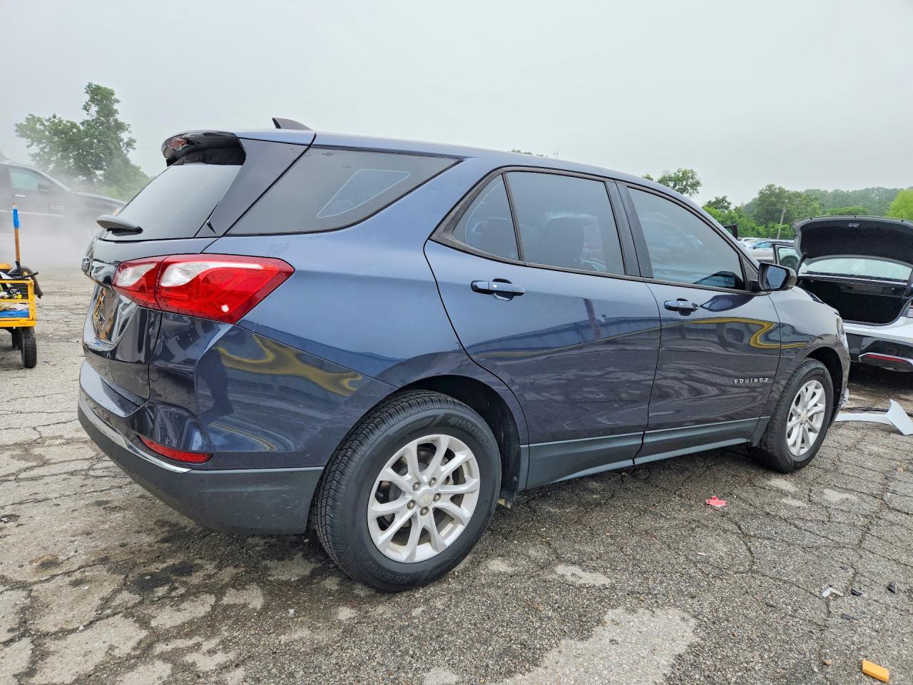 2018 Chevrolet Equinox Ls - zdjęcie 3